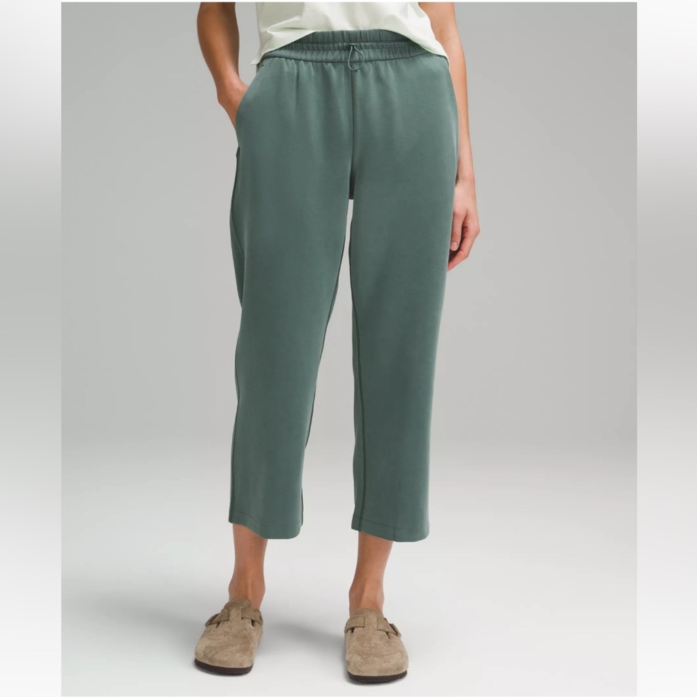 Lululemon Softstreme High-Rise Straight-Leg Cropped Pant